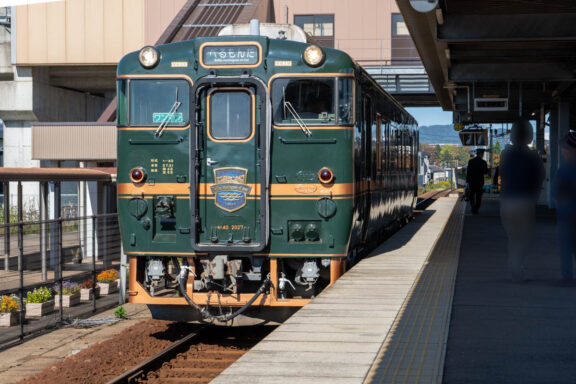 べるもんたの車両全景